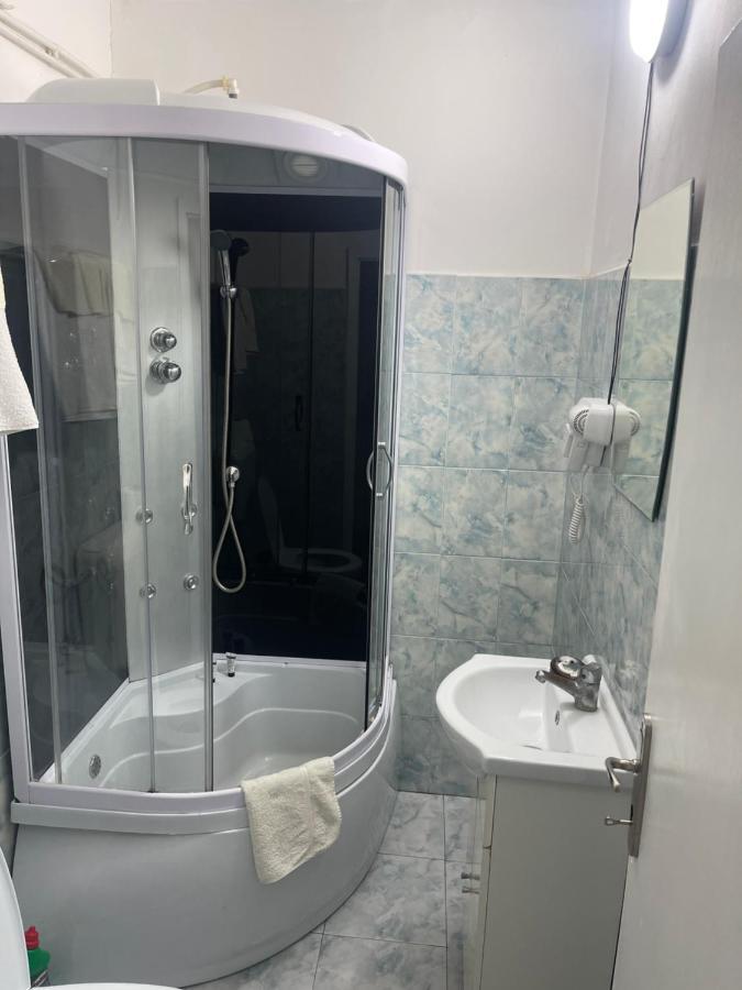 Ana Central Rooms Gran Varadino Esterno foto